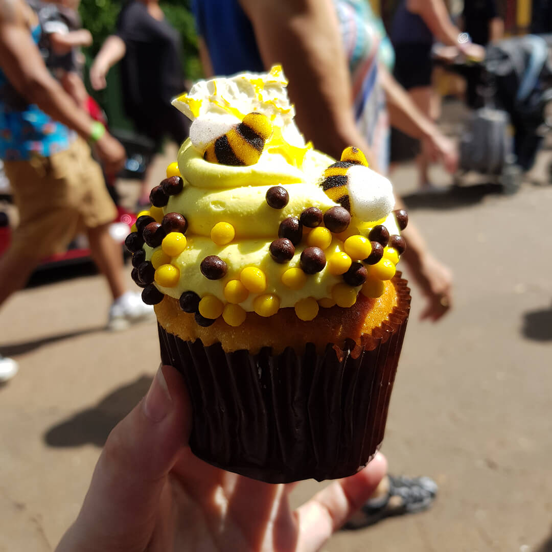 honey-bee-cupcake