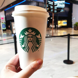 toerist-in-eigen-land-2021-westfield-mall-of-the-netherlands-starbucks