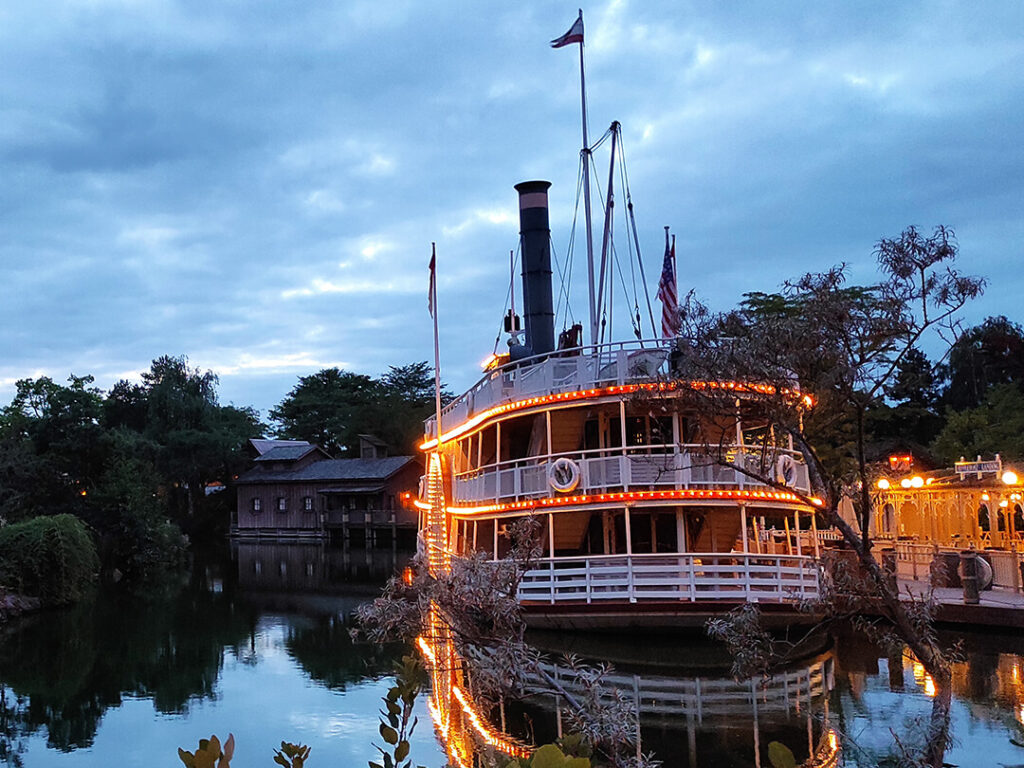 Golden Hour in Disneyland Parijs