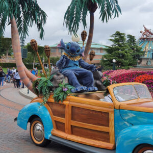 disneyland-paris-characters-cavelcade-stitch