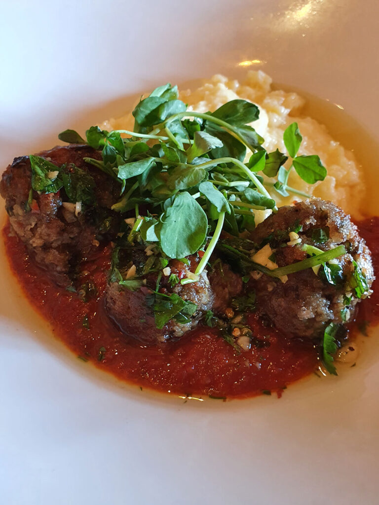Grilled lamb Meatballs