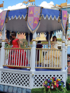 magic-kingdom-2022-parade-princessen