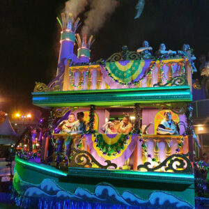 universal-orlando-mardi-gras-float-boat-2