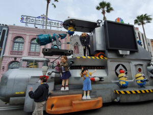 universal-studios-orlando-superstar-parade-3