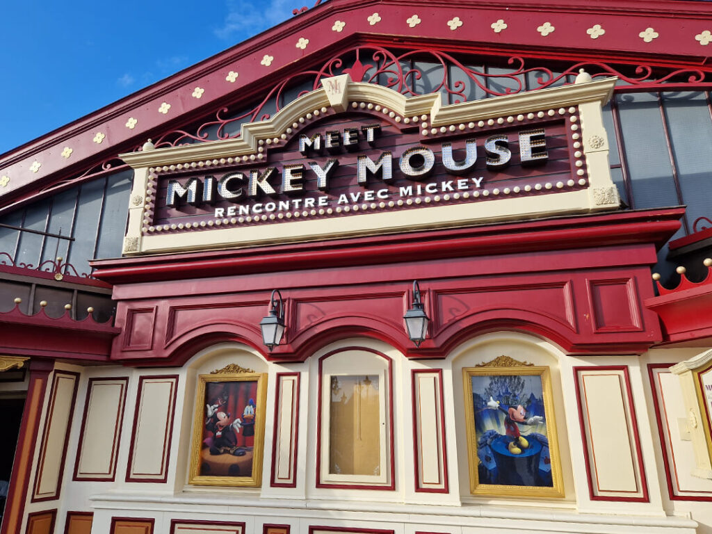 disneyland-paris-meet-mickey-mouse
