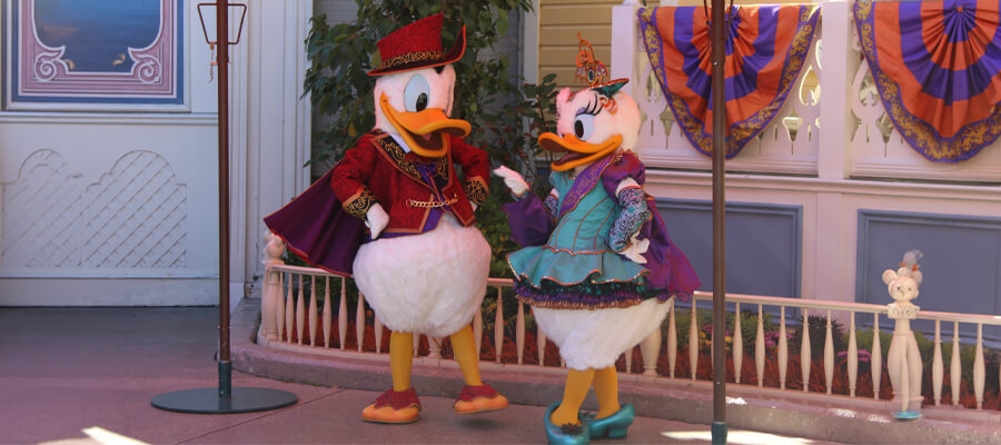 disney-figuren-ontmoeten-disneyland-parijs